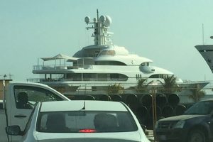 Emir di Qatar a bishita Aruba brevemente awe