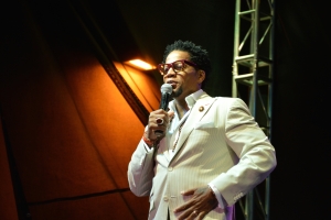 Comedy Night: D.L. Hughley a 'steal the show!" SBMF