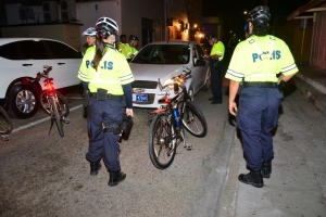 Polis a detene 52 persona na Playa den weekend