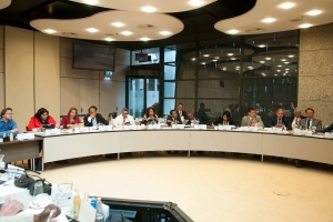 Reunionan parlamentario di Reino a inicia na Hulanda