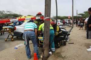 Dos adicto ambulante seriamente herida den accident Pos Chiquito