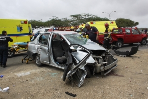 Dos adicto ambulante seriamente herida den accident Pos Chiquito
