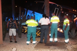 Chauffeur di Arubus ta fayece den accidente na cruzada Alhambra 
