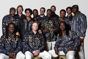 Earth, Wind & Fire Experience y Grupo Niche na Caribbean Sea Jazz Festival 