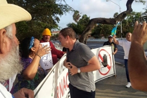 Confrontacion entre Mike Eman y Grupo di 7 awe mainta