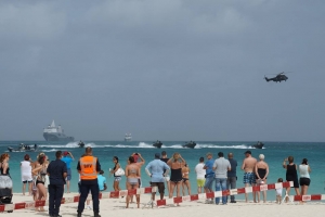 Mariniernan a subi Eagle Beach como parti di entrenamento