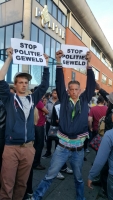 Protesta contra violencia pa Mitch Henriquez a sali fo'i man