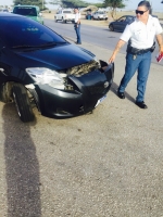 Auto di gobernador envolvi den accidente di trafico