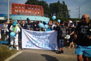 Centenares di persona na marcha silencioso pa Mitch