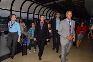 InselAir Aruba a inaugura su buelo pa Medellin Colombia