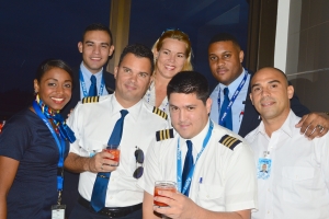 InselAir Aruba a inaugura su buelo pa Medellin Colombia