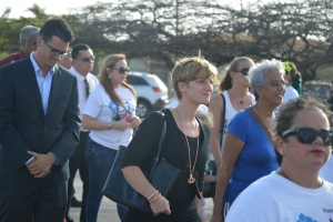 Caminata silencioso emocional pa Mitch Henriquez na Aruba