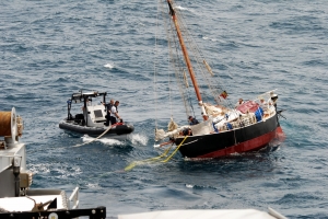 Bapor van Amstel a tou velero Mama Lucie bek pa Aruba