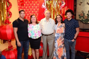 Kowloon Restaurant cu donacion special na Stichting Rancho