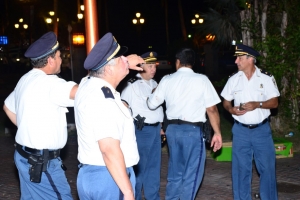 Seis persona (di 12) ta keda deteni pa disturbio di diahuebs