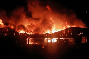 Candela a destrui 12 negoshi den Zona Liber na Corsou