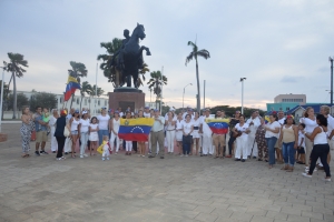 Venezolanonan pro Leopoldo Lopez na Aruba mustrando solidaridad 