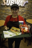 ‘Tur hende kier avocado topping na Subway Aruba’