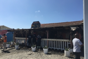 Candela feroz a destrui restaurant y tire shop 
