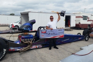 IHRA 2014: Cody Bayus a uza su premio combina cu su honeymoon.