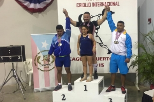 Aruba a logra decenas di medaya cu weightlifting na Puerto Rico