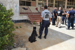  Experto K9 di Belgica impresiona cu unidad di K9 di KPA