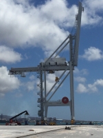 Grua ‘state-of-the-art’ pa maneha carga ta riba su railnan