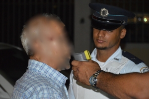 Total di 22 automobilista deteni durante control di trafico di polis