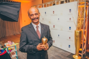 Total di 17 persona den enseñansa a gana un “Appel di Oro”