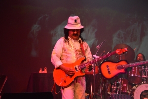 Tributo na Carlos Santana un exito total