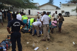 Accidente di trafico ta laga bus di Arubus den rooi