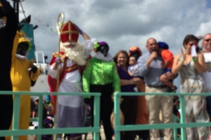 Sinterklaas y su 145 piet a yega Aruba awe mainta!