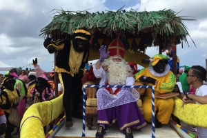 Sinterklaas y su 145 piet a yega Aruba awe mainta!
