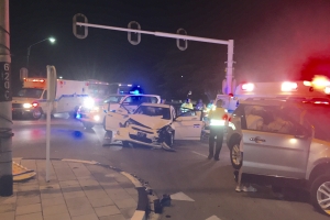 Accidente serio di trafico cu tres herido na altura di Guardian Life