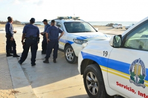 Polis cu man yen den fin di siman atrobe