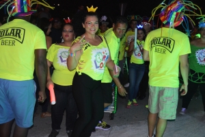 Mas bista di e parada di flambeu di diasabra