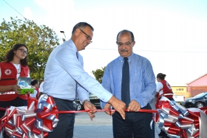 Gobernador Refunjol como patron di Cruz Cora a inaugura e edificio nobo