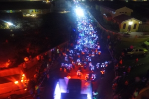 Parada di luz na San Nicolas bunita cu hopi luz y ambiente