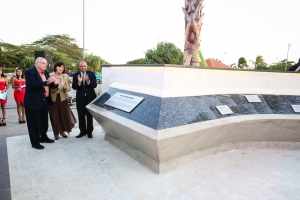 Monumento Ike Cohen honrando pioneronan di Aruba su turismo