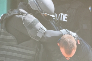 Prome imagen di captura di fugitivo Yellow