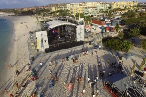  Flip Flop Festival a trece casi 10 mil 'party people' hunto riba beach