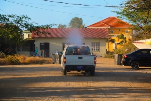 Accion di "swipe" ta sigui den Oranjestad