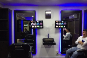 NEXT LEVEL Barbershop celebrando su re-apertura