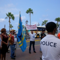 Protesta na Bestuurskantoor pa casonan di pedofiel