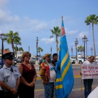 Protesta na Bestuurskantoor pa casonan di pedofiel