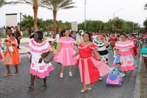 Parada cultural di lampi riba hotel strip a hala hopi publico