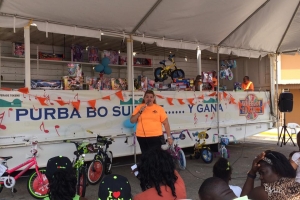 Durante Fiesta Rotaria a entrega checknan grandi pa dos instancia 