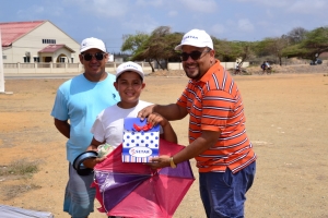 S.V.Universal cu competencia di fli riba dia di Rey