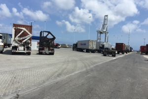 Waf di container na Barcadera a continua cera merdia como protesta
