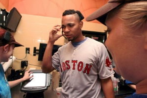 Xander Bogaerts cu acto di bondad pa hospital di mucha